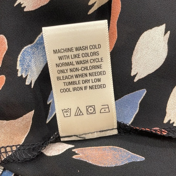 Printed woven twist front top - Picture 4 of 4